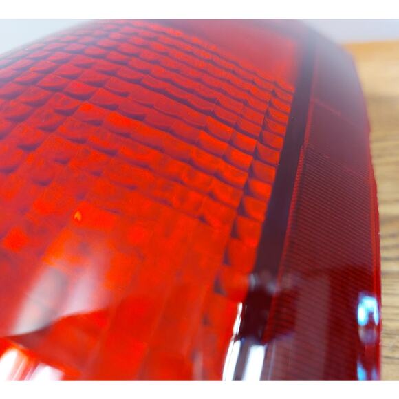 Left Tail Light for 1988-1999 Chevy GMC Cadillac GM080-B0002 Replacement - Picture 4 of 14